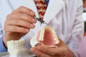 Льготное протезирование зубов ветеранам труда